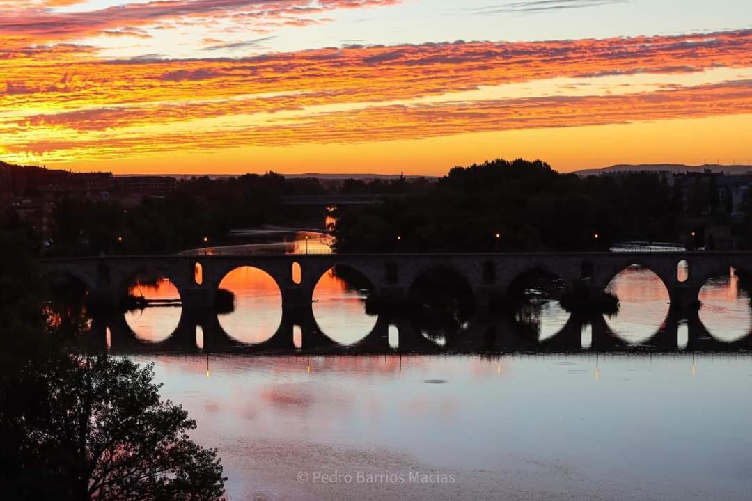 A Los Ojos Del Rio Duero Zamora Extérieur photo