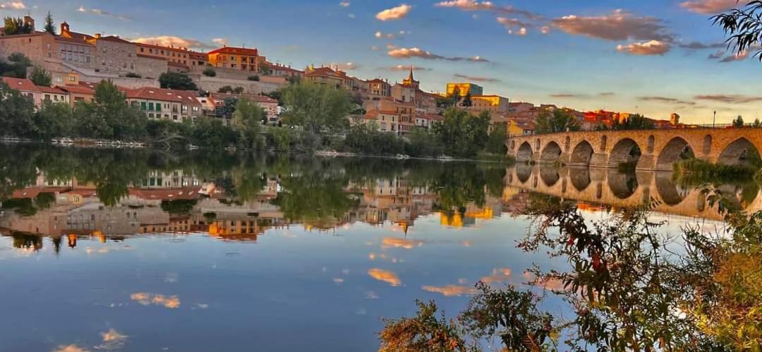 A Los Ojos Del Rio Duero Zamora Extérieur photo