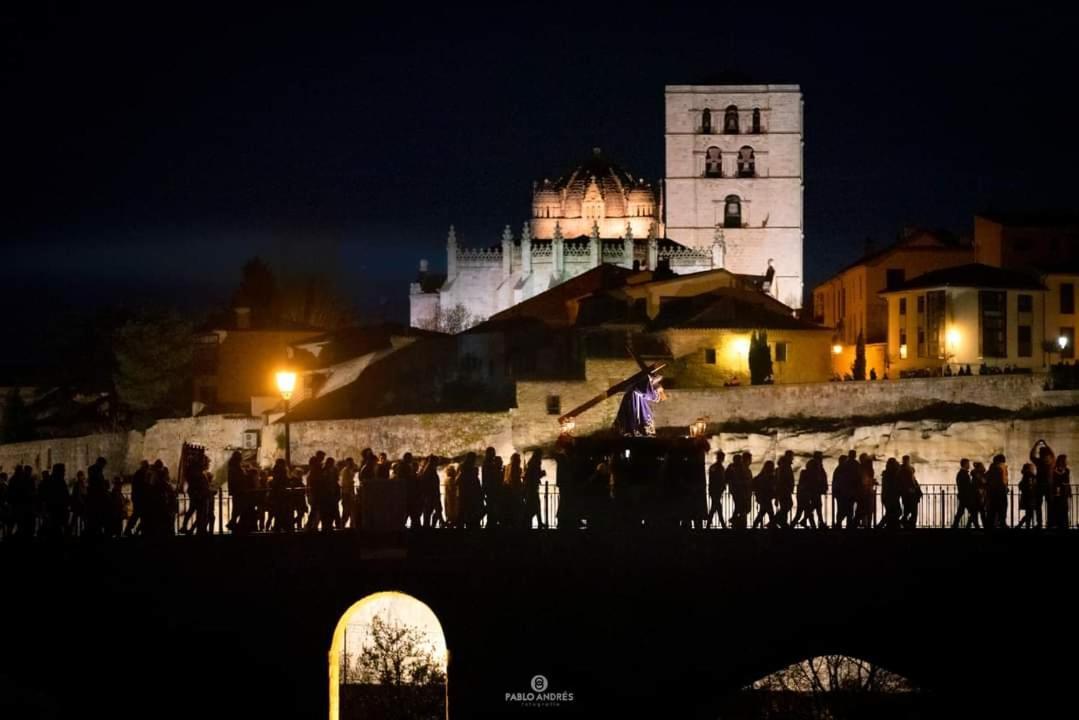 A Los Ojos Del Rio Duero Zamora Extérieur photo