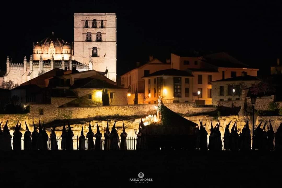 A Los Ojos Del Rio Duero Zamora Extérieur photo